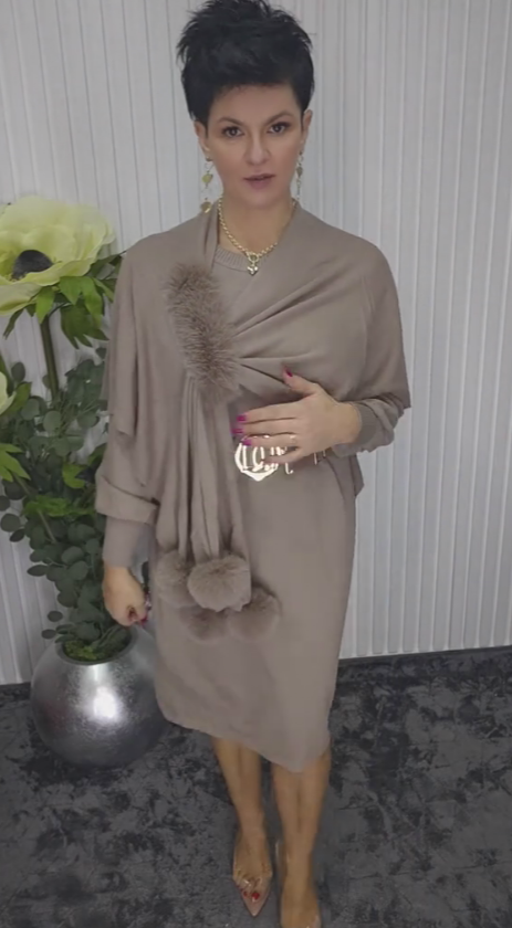 Danira | Langärmliges Kleid für Frauen mit weichem dekorativem Schal