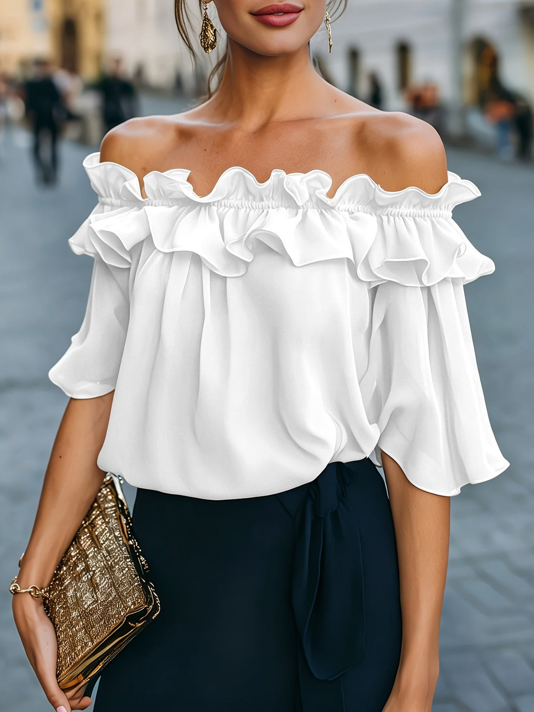 Bruvelle | Elegante Bluse mit schulterfreien Ausschnitten und kurzen Ärmeln