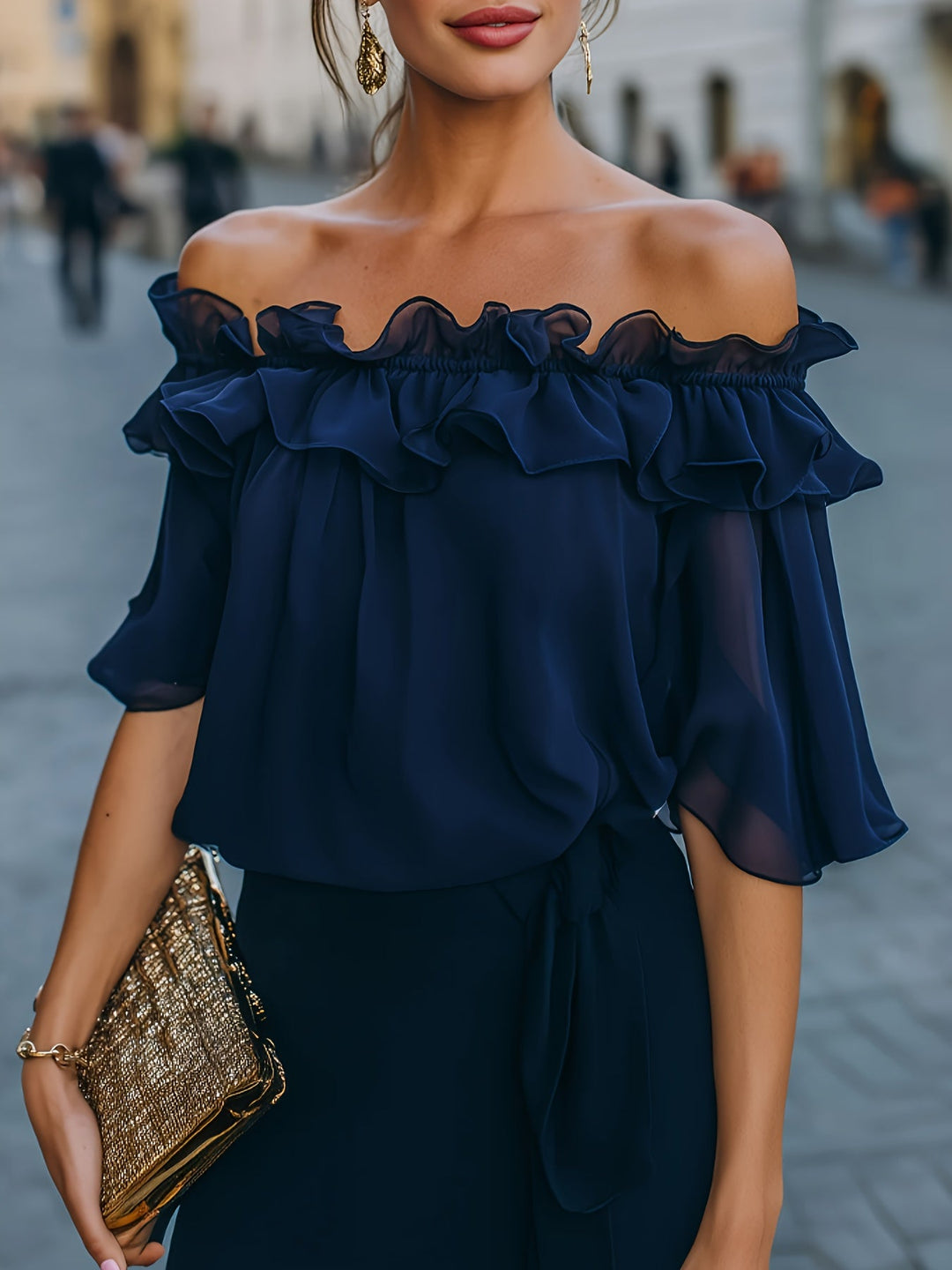 Bruvelle | Elegante Bluse mit schulterfreien Ausschnitten und kurzen Ärmeln
