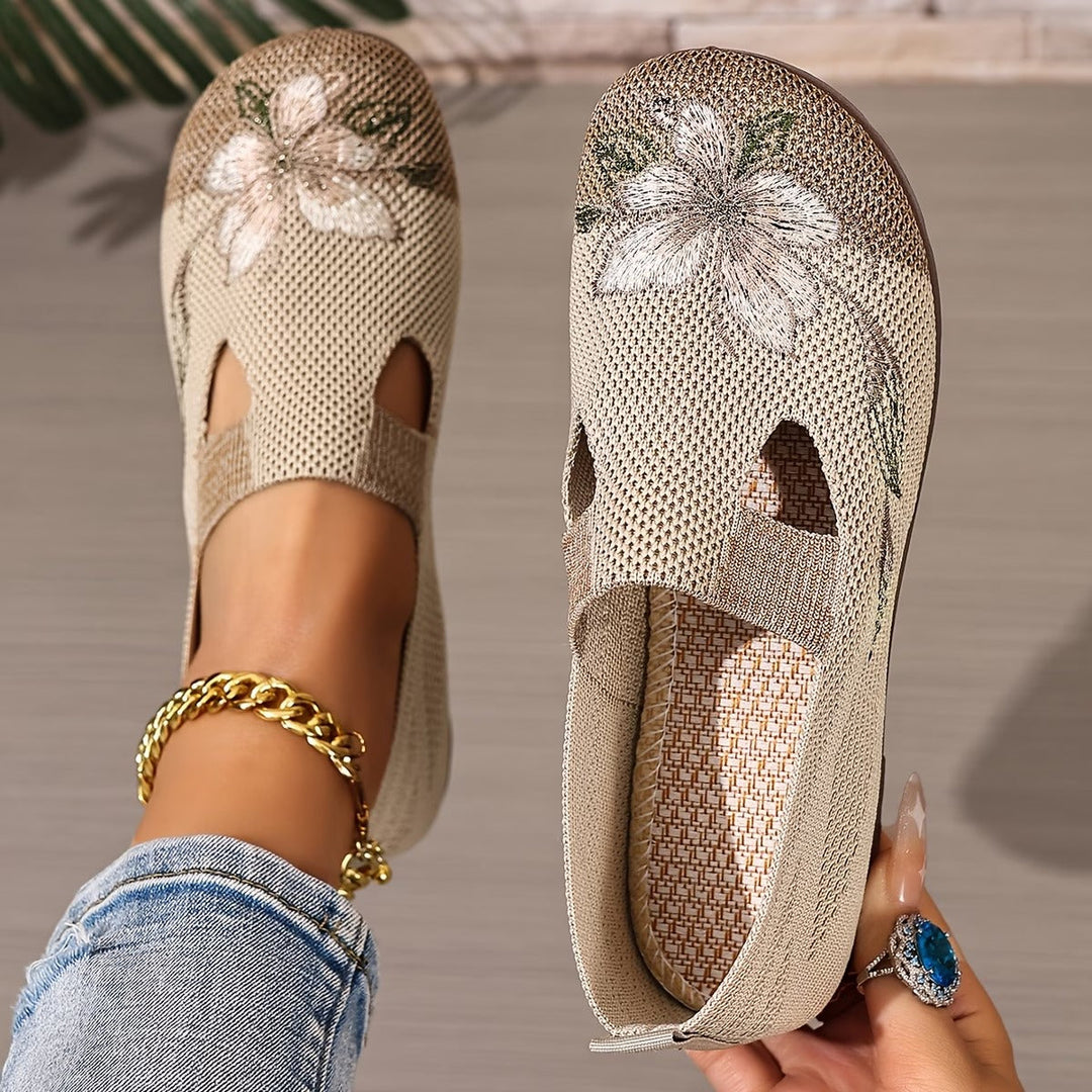 Liora | Damen Schuhe, atmungsaktiv, ästhetisch mit Stickerei