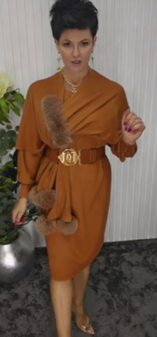 Danira | Langärmliges Kleid für Frauen mit weichem dekorativem Schal
