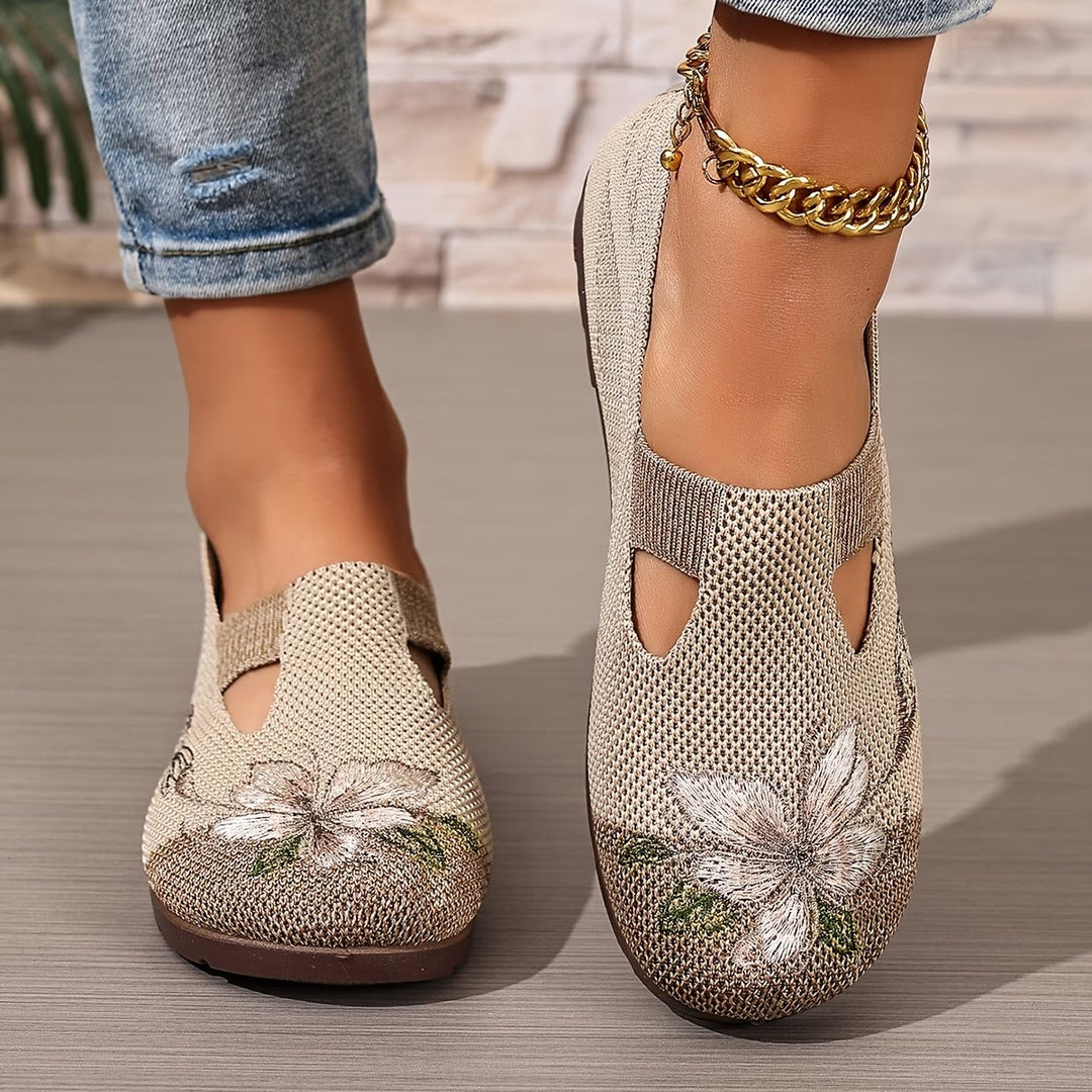 Liora | Damen Schuhe, atmungsaktiv, ästhetisch mit Stickerei