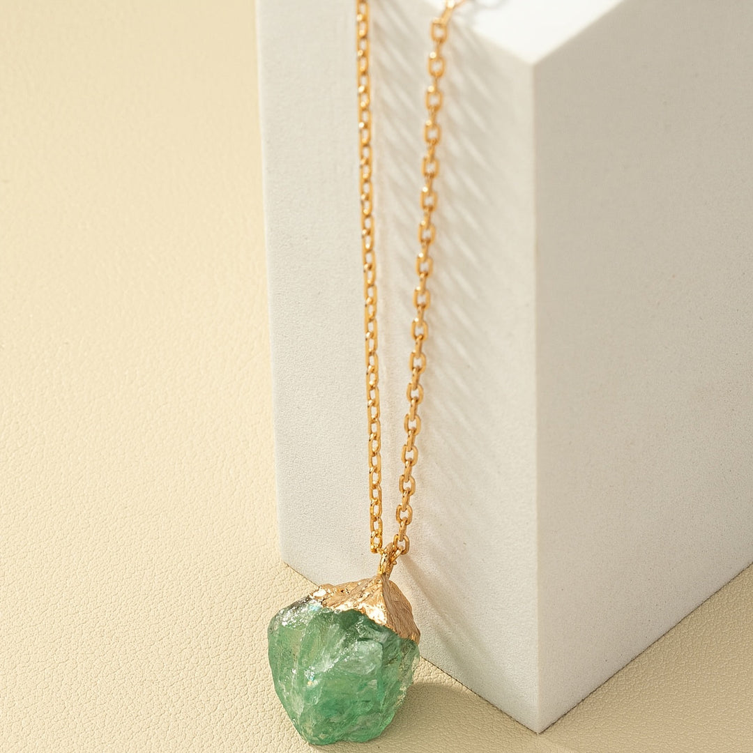 Taria | Minimalistische Halskette mit unregelmäßigem Anhänger aus 14K vergoldetem Material