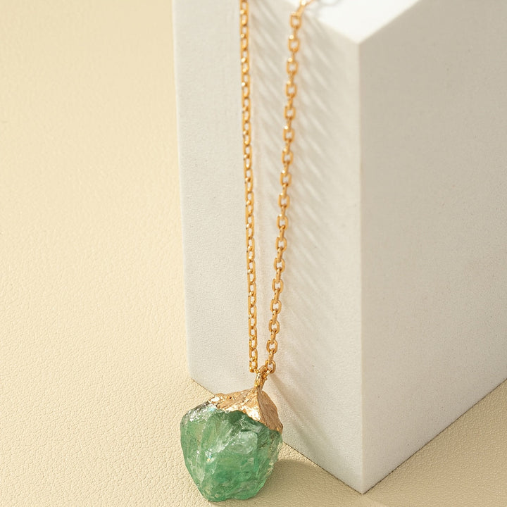 Taria | Minimalistische Halskette mit unregelmäßigem Anhänger aus 14K vergoldetem Material