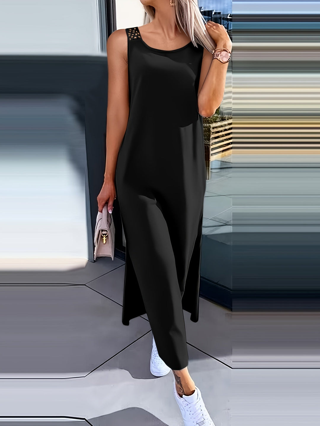 Umaira | Ärmelloses Kleid mit Spitze und Offener Rückseite