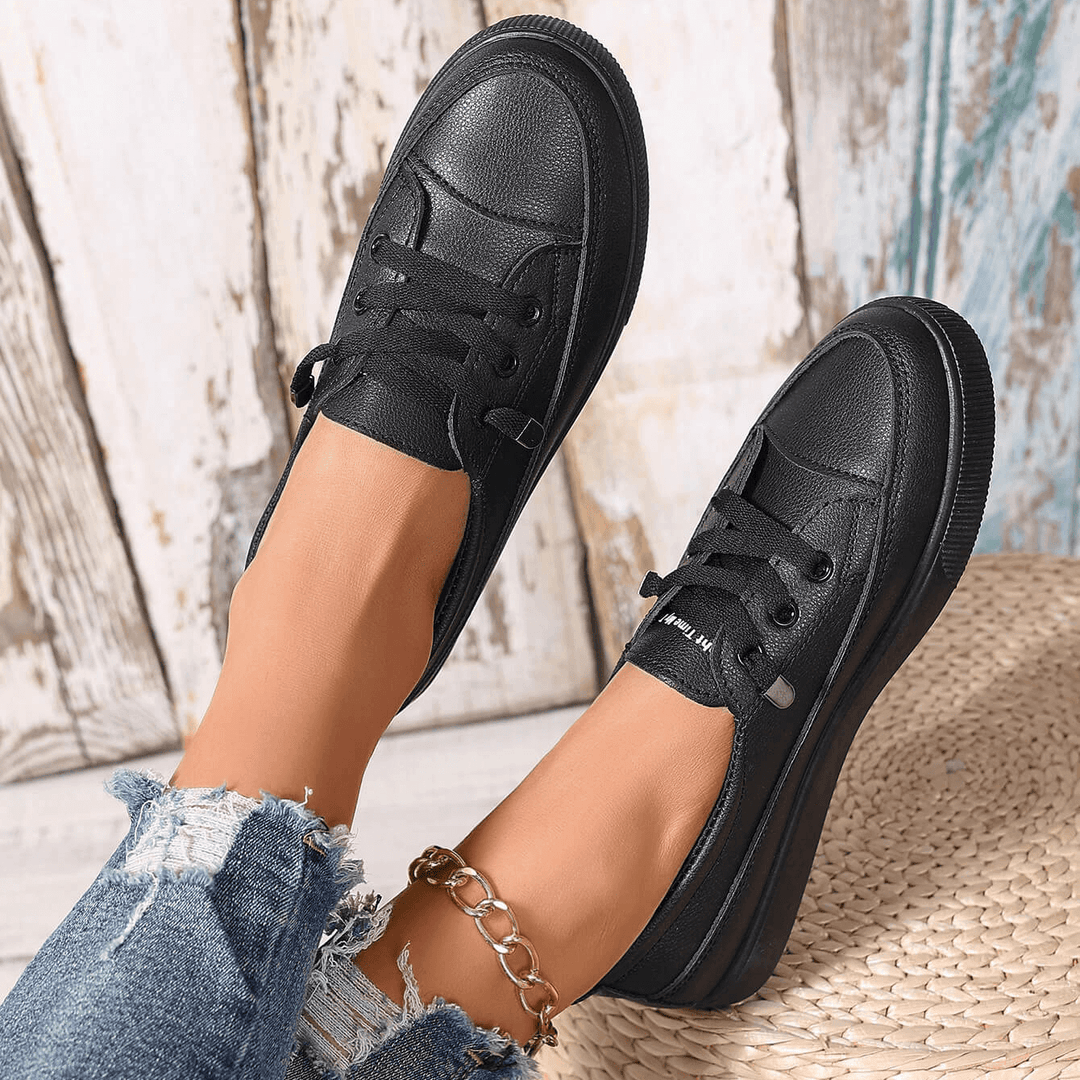 Dovella | Weiße orthopädische Schuhe für Damen mit Schnürsenkeln und weicher Einlage