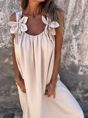Carune | Damenkleid in einfarbig mit floralem Muster und U-Ausschnitt