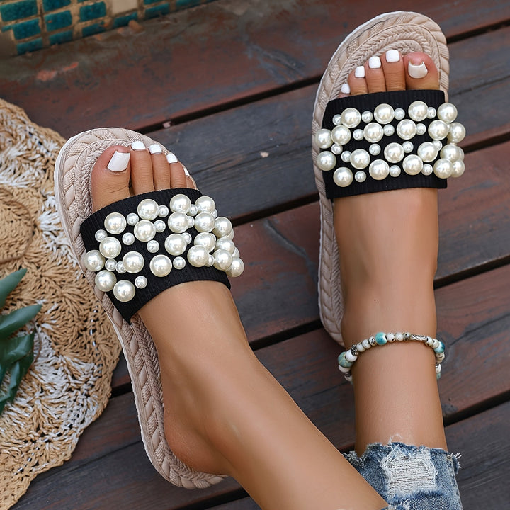 Fruxith | Flache Sandalen mit dekorativen Perlen und maximalem Komfort