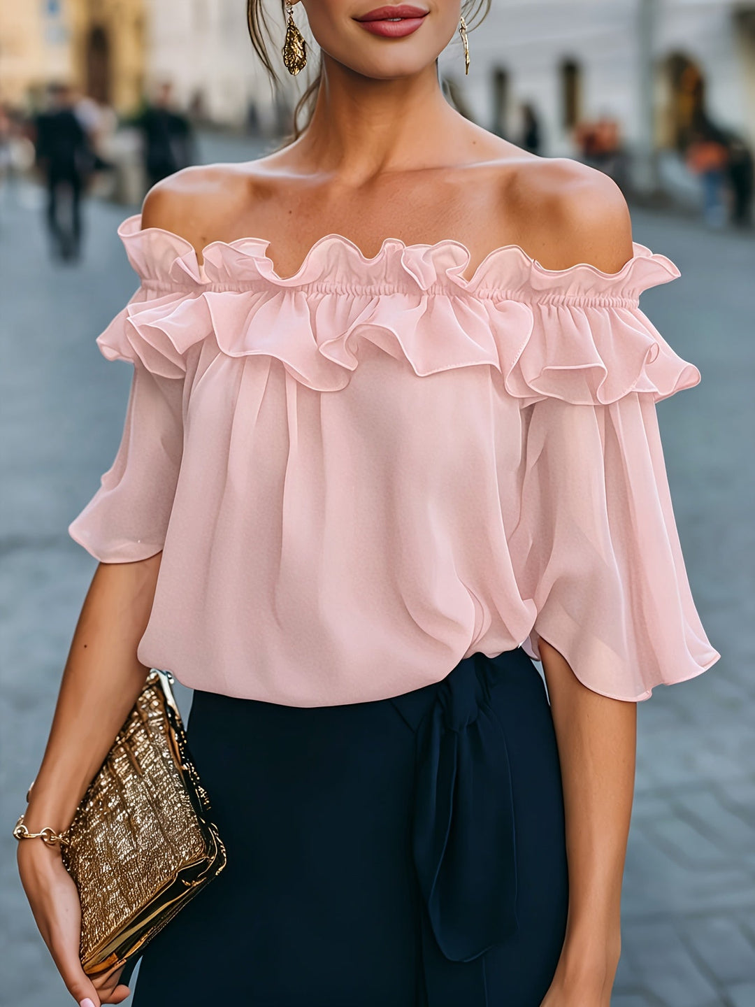 Bruvelle | Elegante Bluse mit schulterfreien Ausschnitten und kurzen Ärmeln