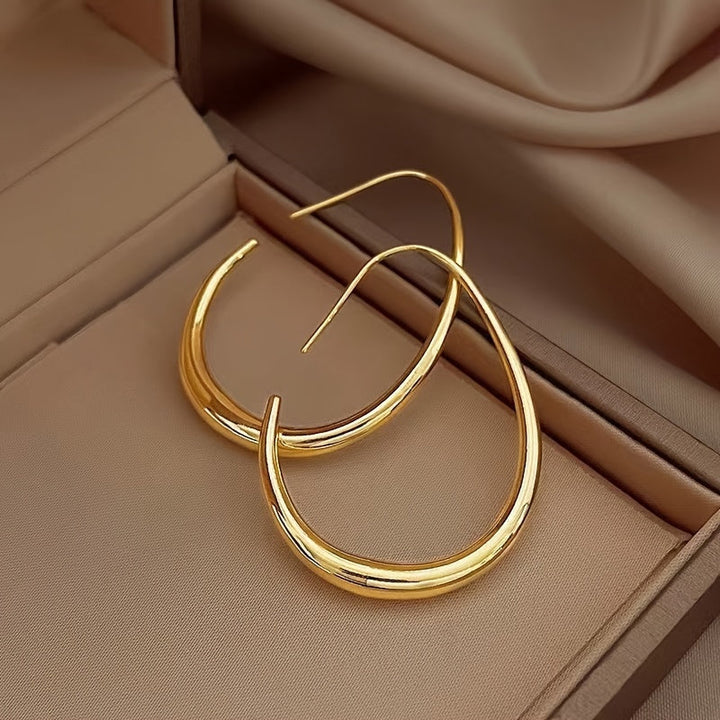 Raya | Minimalistische Tropfenohrringe mit Elegantem Design