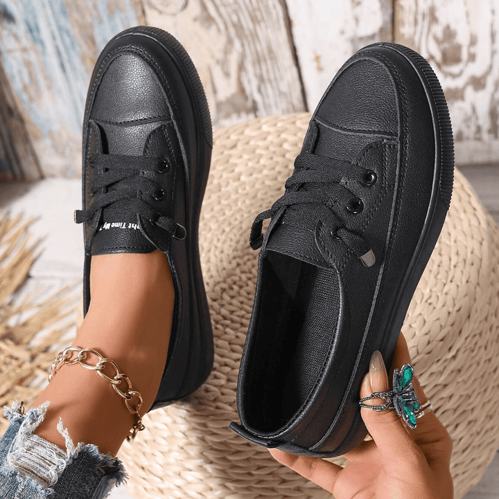 Dovella | Weiße orthopädische Schuhe für Damen mit Schnürsenkeln und weicher Einlage