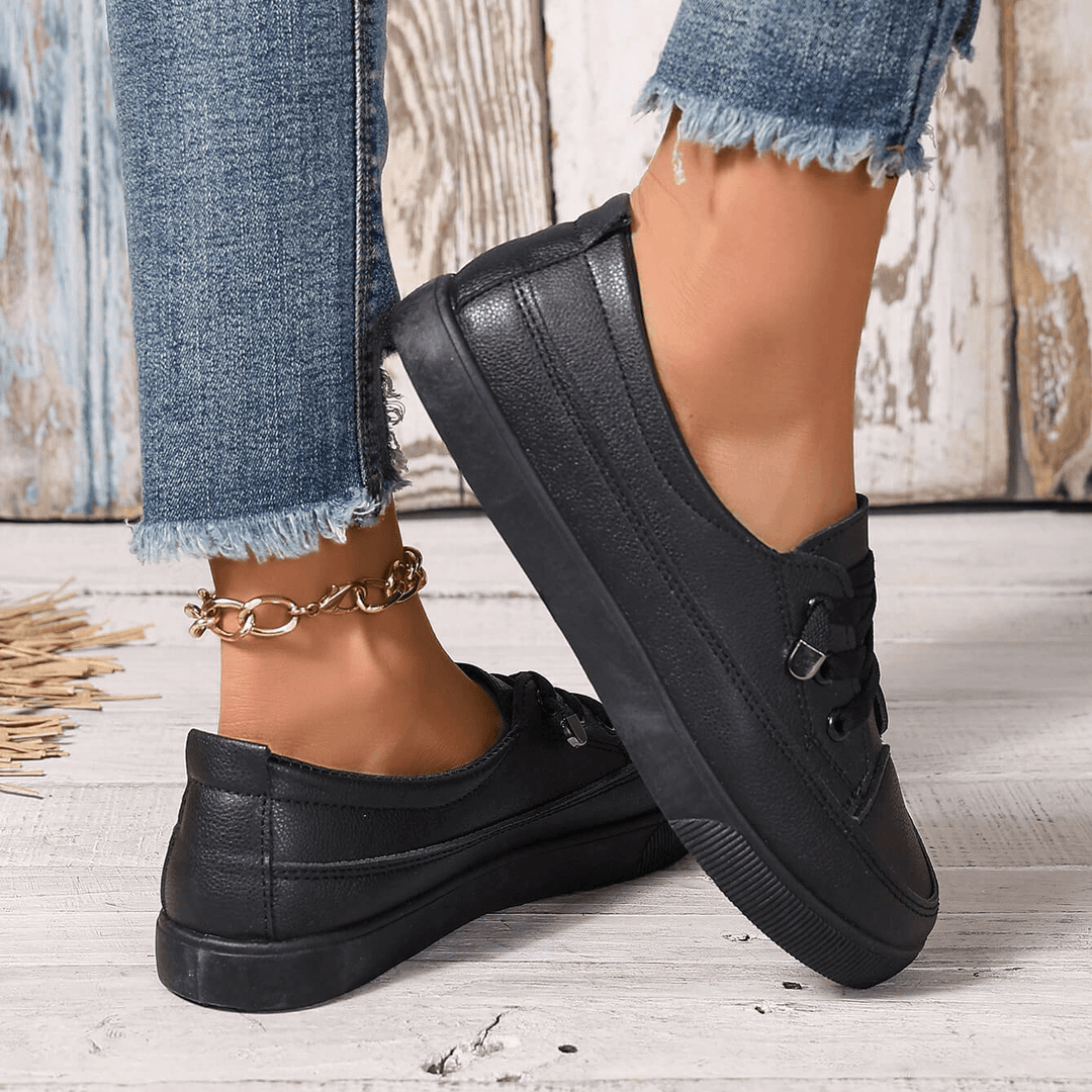 Dovella | Weiße orthopädische Schuhe für Damen mit Schnürsenkeln und weicher Einlage