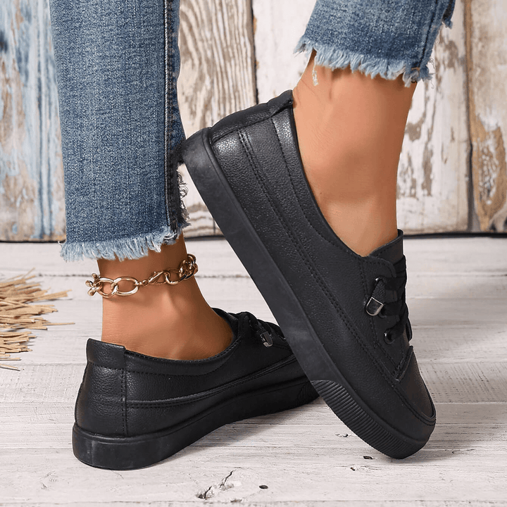 Dovella | Weiße orthopädische Schuhe für Damen mit Schnürsenkeln und weicher Einlage